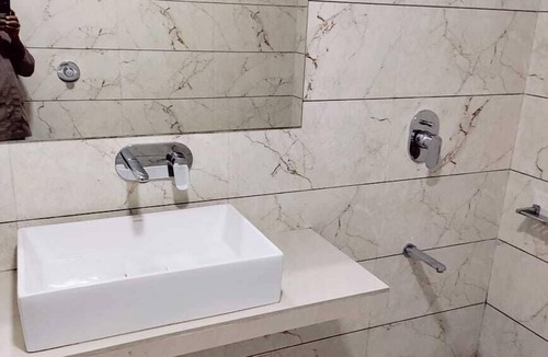 Sayajiganj Hotel | HOTEL PRUDENT - Vadodra