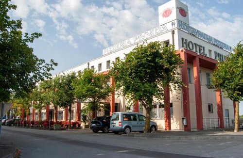 Sezana Hotel | Hotel Prunk