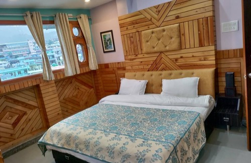 Pithoragarh Hotel | Hotel Pushpanjali