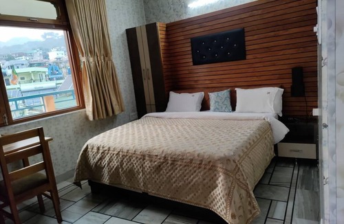 Pithoragarh Hotel | Hotel Pushpanjali