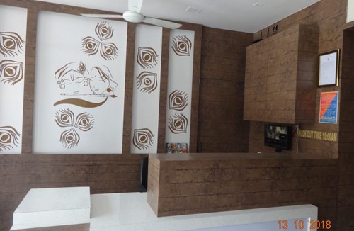 Dwarka Hotel | Hotel Radhe Krishna