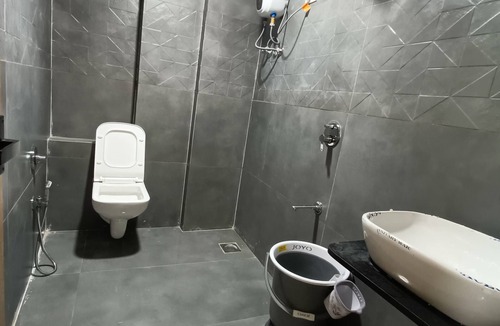 Vasad Hotel | Hotel Radhe Raas