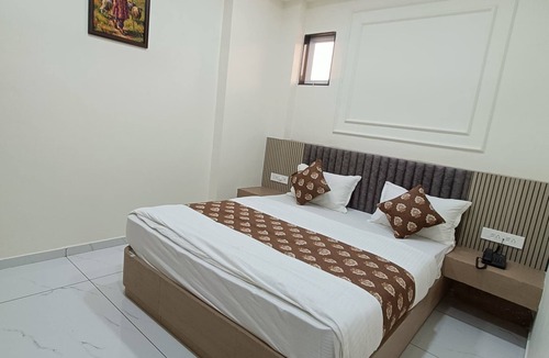 Vasad Hotel | Hotel Radhe Raas