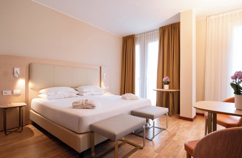 Certosa Hotel | Hotel Raffaello