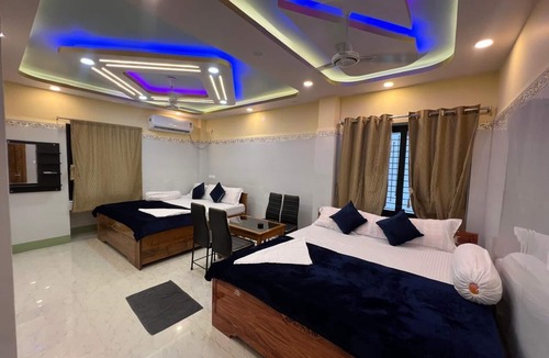 Mayapur Hotel | Hotel Raj