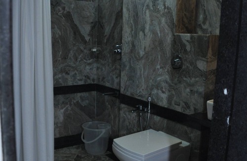 Dwarka Hotel | Hotel Rajdhani