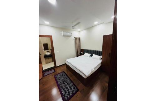 Ayodhya Hotel | Hotel Ram Sadan