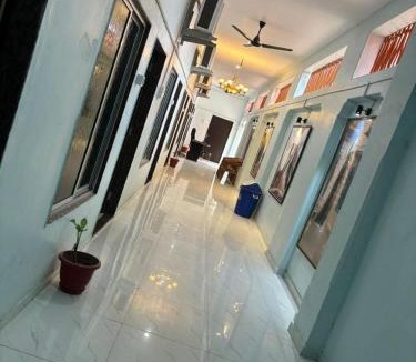 Haraiya Hotel | Hotel Ramlalla Palace