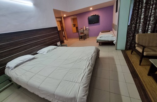 Deccan Gymkhana Hotel | Hotel Raviraj