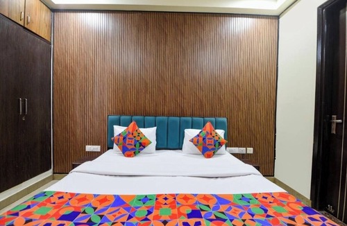 Sector 39 Hotel | Hotel Red Leaf