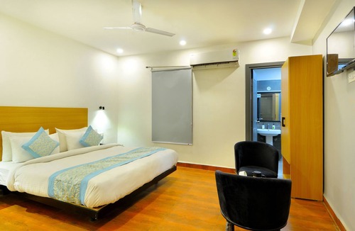 Noida Hotel | Hotel Red York