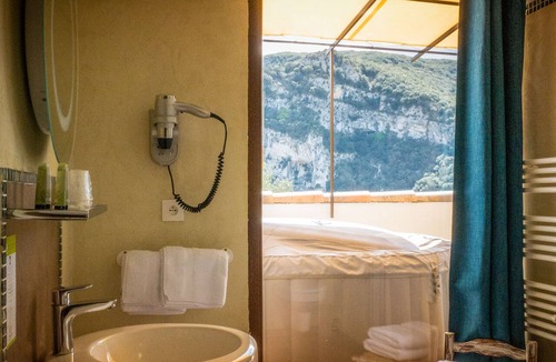 Vallon-Pont-d'Arc Hotel | Hotel Restaurant le Belvedere