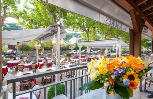 Collobrieres Hotel | Hotel Restaurant des Maures