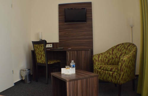 Seelbach-Schutter House | Hotel-Restaurant Zum Stern - double room shower/toilet