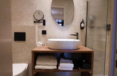 Pont-de-l'Isere Hotel | Hotel & Restaurants - Maison Chabran