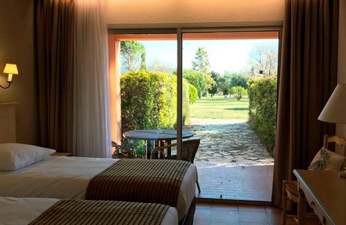 Rasteau Hotel | HOTEL RESTAURENT BELLERIVE