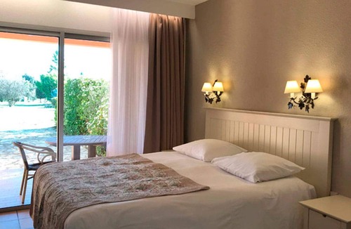 Rasteau Hotel | HOTEL RESTAURENT BELLERIVE