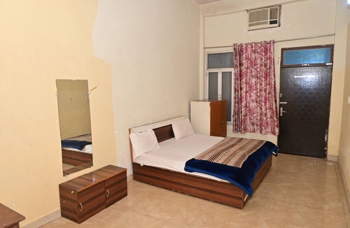 Faizabad Hotel | Hotel RG