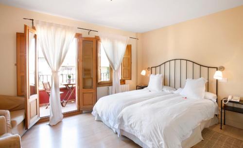 Robledo de Chavela Hotel | Hotel Rincon de Traspalacio