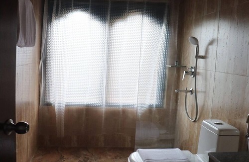 Khuruthang Hotel | Hotel River Valley