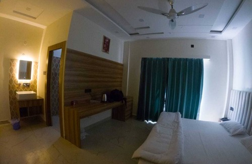 Ukhimath Hotel | Hotel Riyansh