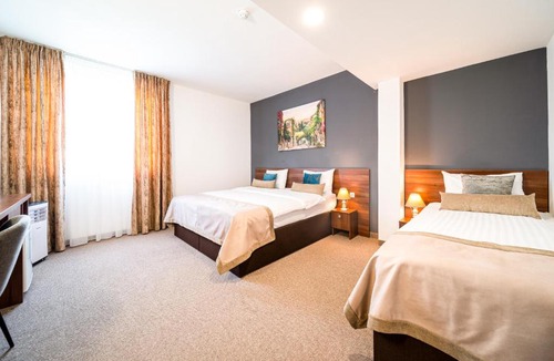 Ghimbav Hotel | Hotel RK