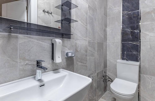 Rasimpasa House | Hotel Room w Garden Near Moda Shore and Kadikoy Sq