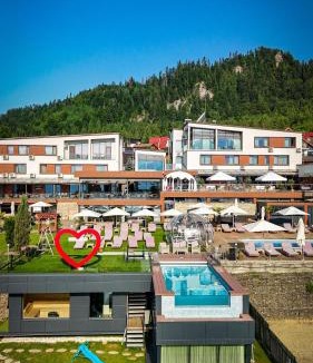 Bistrita Bargaului Hotel | Hotel Roser House Boutique - pe malul lacului Colibita