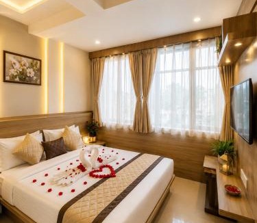 Modasa Hotel | Hotel Royal Blue