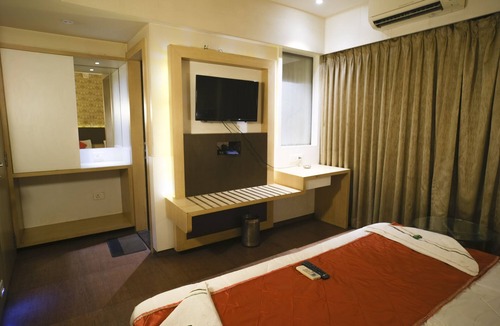 Thane Hotel | Hotel Royal Classic