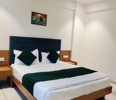 GIDC Hotel | Hotel Royal Park Rooms