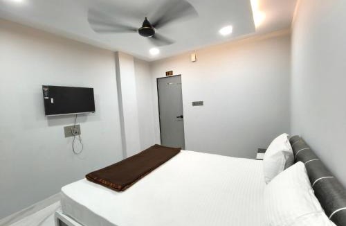 Surat District Hotel | Hotel Rudra