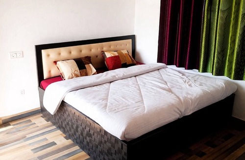 Jakh Hotel | Hotel Rudraksh & Restaurant Nainital