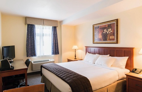 St-Bernard-de-Lacolle Hotel | Hotel St-Bernard