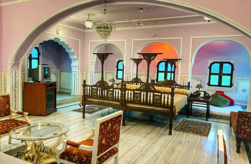 Amer Fort Road Hotel | Hotel Saba Haveli