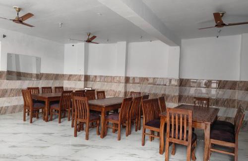 Srinagar Hotel | Hotel Sada Bahar