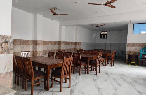 Srinagar Hotel | Hotel Sada Bahar