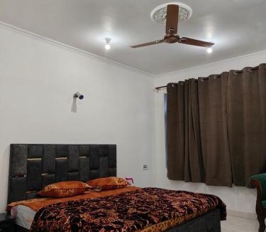 Srinagar Hotel | Hotel Sada Bahar