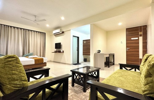 Gavhe Hotel | Hotel Sadhana Executive