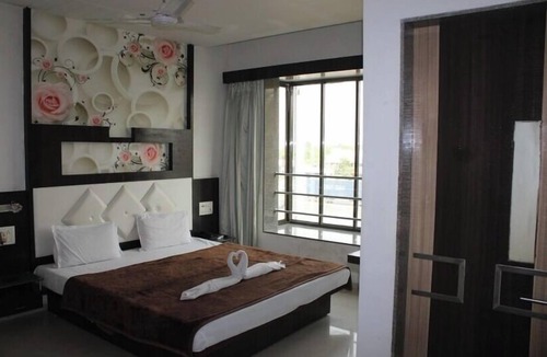 Bilimora Hotel | Hotel Saffron