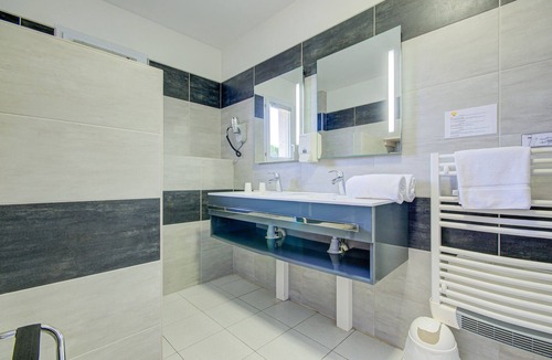 Le Thor Hotel | Hotel Saint Louis