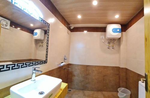Fatehpur Hotel | Hotel Samdupling Himalayan Brothers
