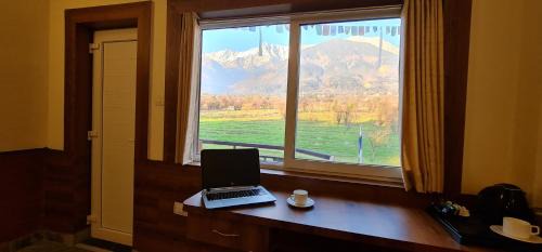 Fatehpur House | Hotel Samdupling Himalayan Brothers