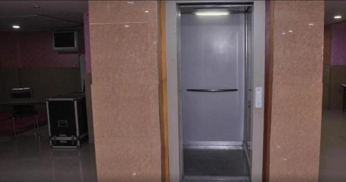 Kaushambi Hotel | Hotel samrat