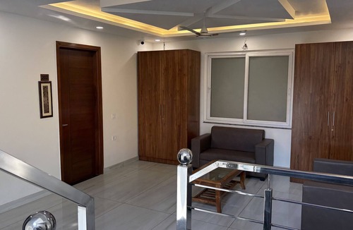 Noida Hotel | Hotel Sandal Tree Express