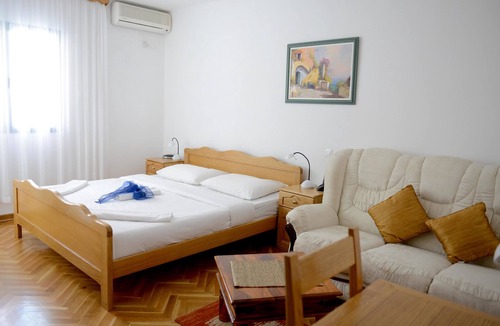 Velji Vinogradi Hotel | Hotel Sanja