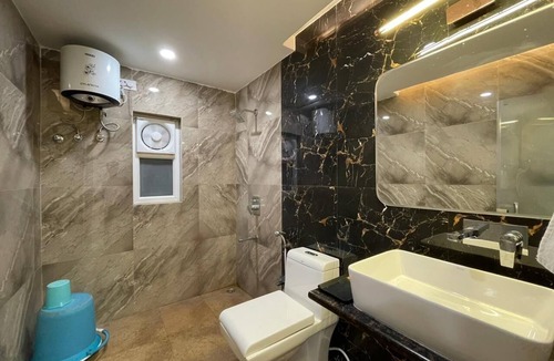 Mahmoorganj Hotel | HOTEL SANTOOR