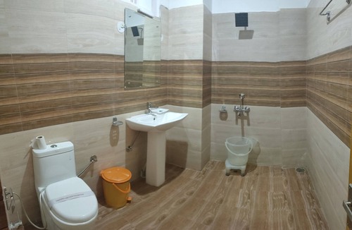Shamshi Hotel | Hotel Sarla Regency