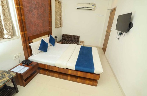 Vile Parle East Hotel | Hotel Satellite