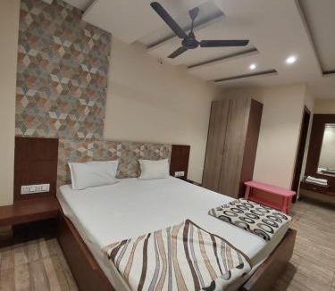Deoghar Hotel | HOTEL SATYAM PALACE